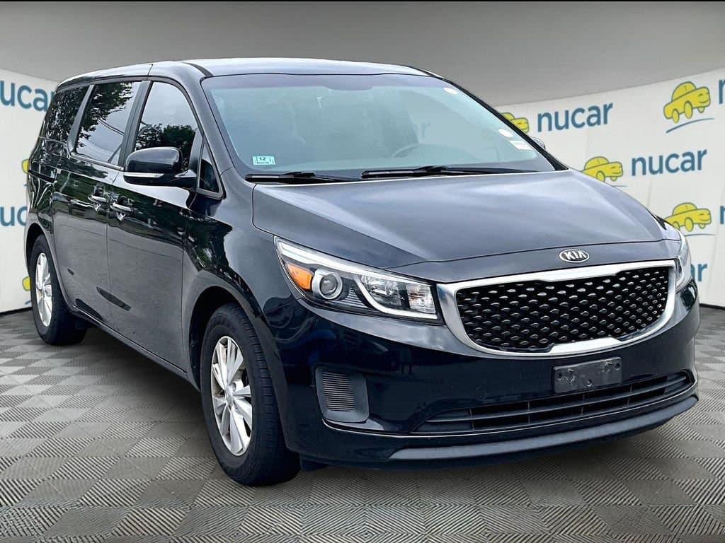 2017 Kia Sedona L — photo 1 of 20