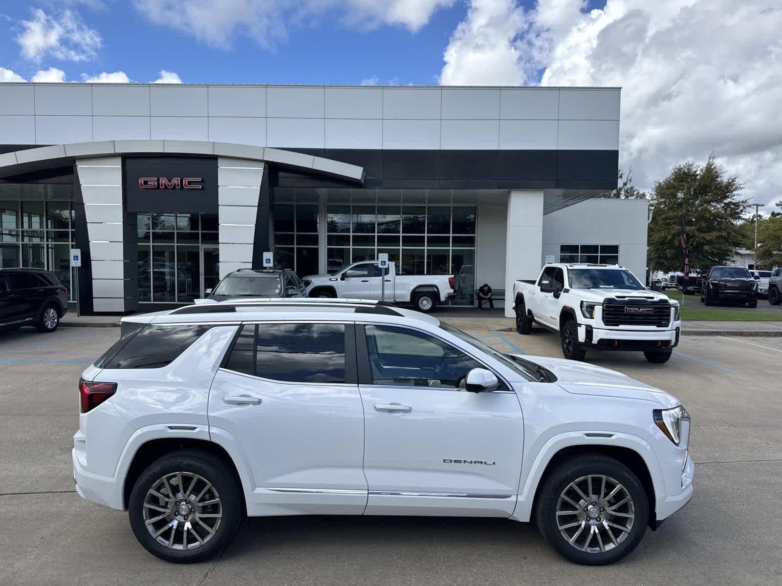 2027 GMC Terrain Base — photo 1 of 14