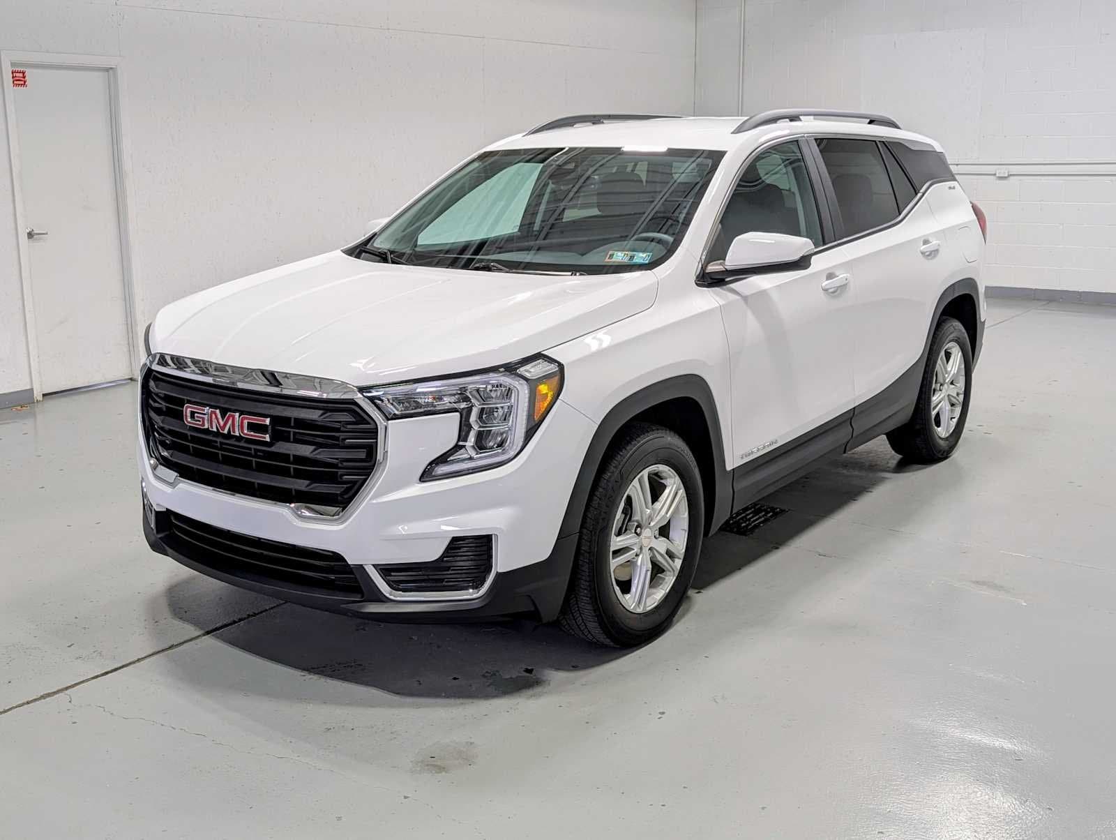 2023 GMC Terrain SLE — photo 1 of 33