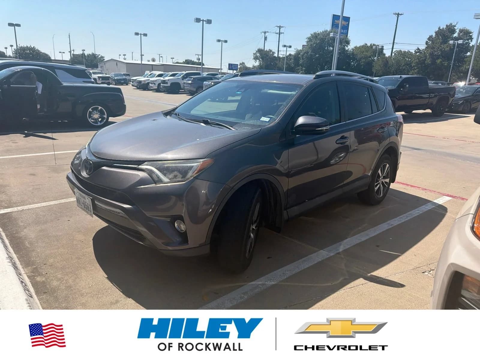 2017 Toyota RAV4 XLE — photo 1 of 4