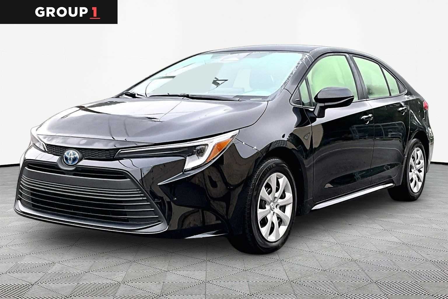 2025 Toyota Corolla Hybrid LE — photo 1 of 34