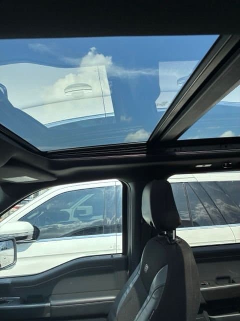 2023 Ford F-150 XLT — photo 1 of 8