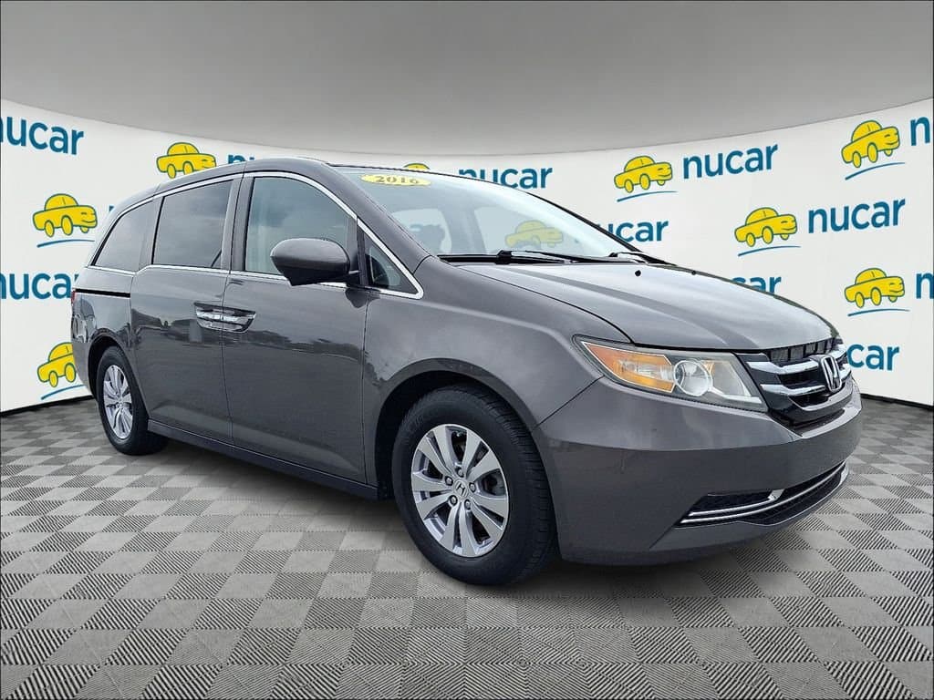 2016 Honda Odyssey SE — photo 1 of 40