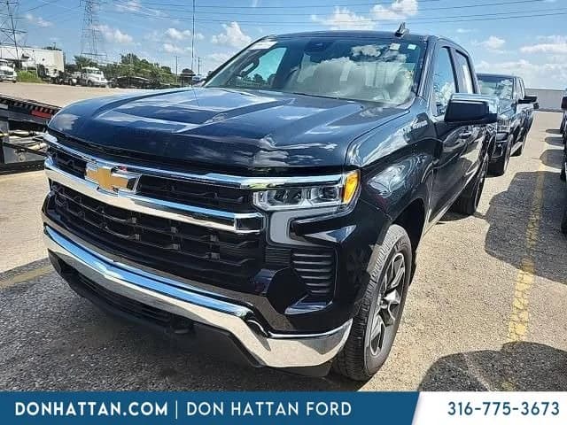 2024 Chevrolet Silverado 1500 LT — photo 1 of 8