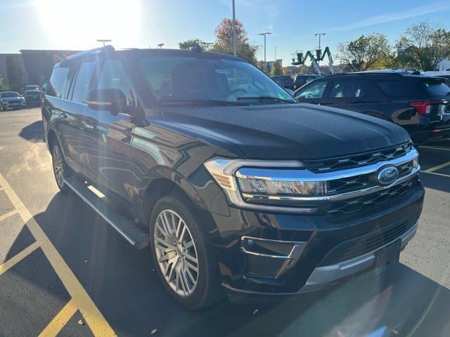 2023 Ford Expedition Max Limited — photo 1 of 7