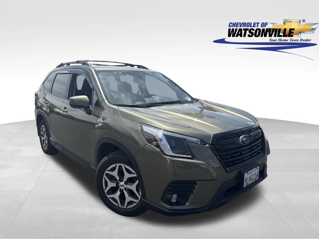 2024 Subaru Forester Premium — photo 1 of 12