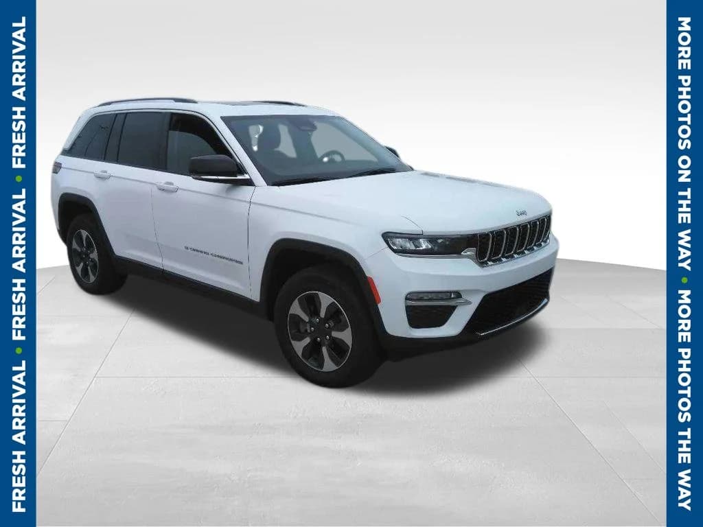 2024 Jeep Grand Cherokee Base — photo 1 of 8