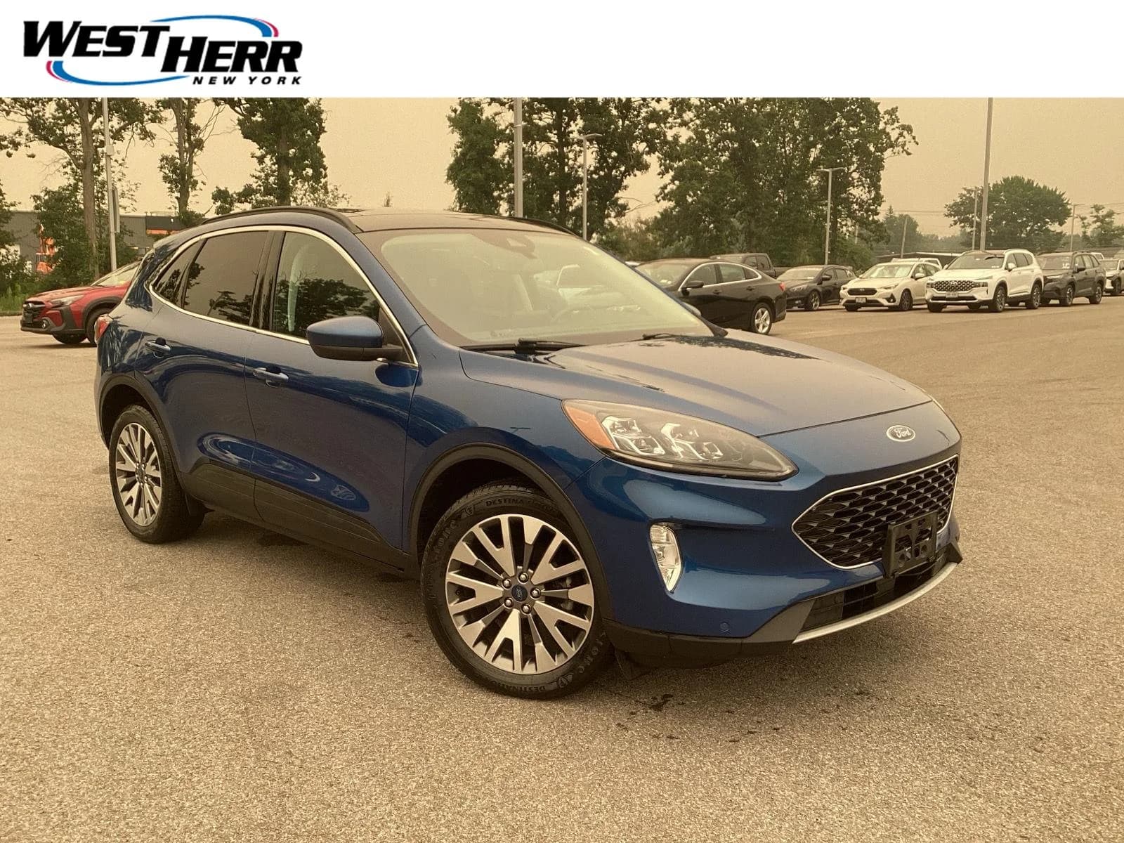 2022 Ford Escape Titanium — photo 1 of 28