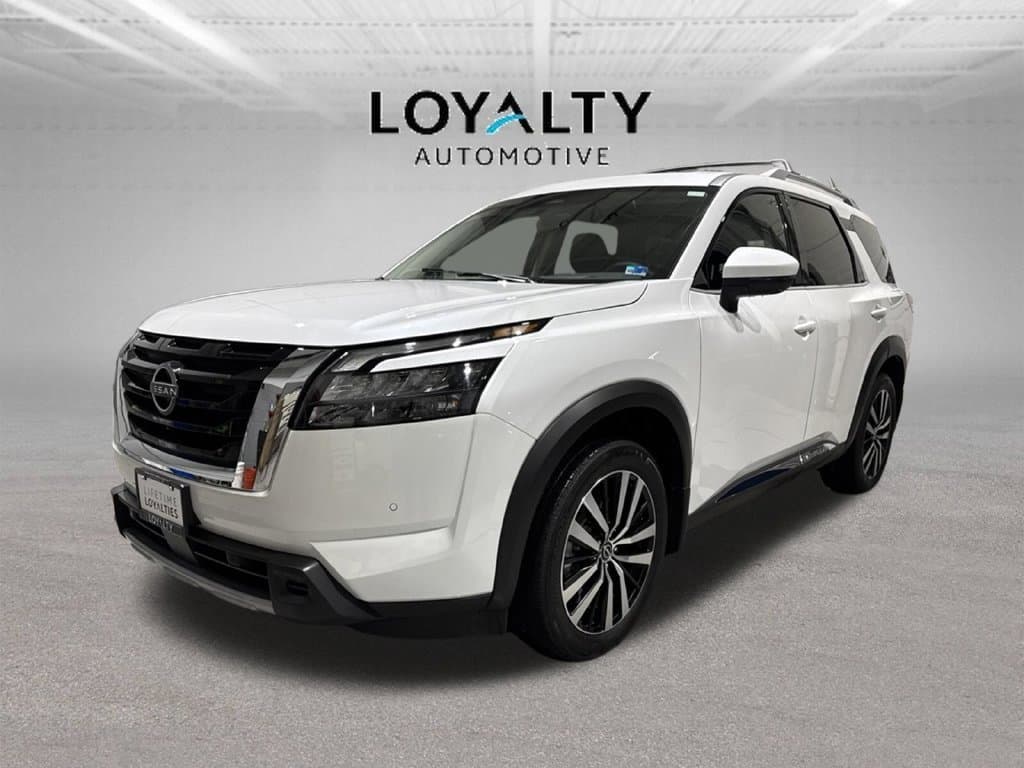 2025 Nissan Pathfinder Platinum — photo 1 of 43