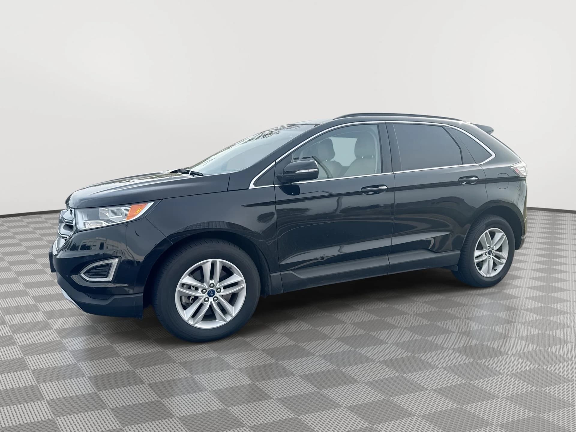 2018 Ford Edge SEL — photo 1 of 3