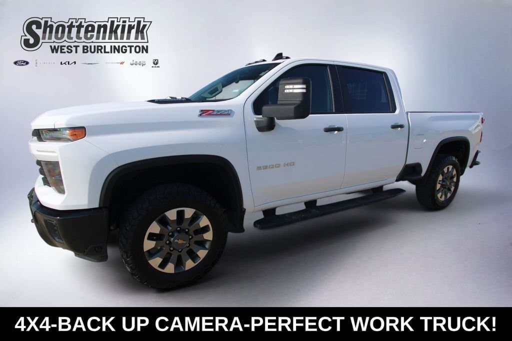 2024 Chevrolet Silverado 2500HD Custom — photo 1 of 36