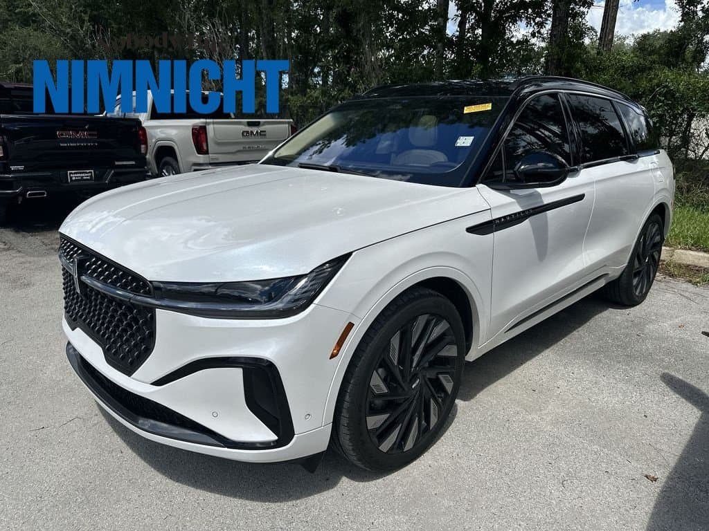 2024 Lincoln Nautilus Black Label — photo 1 of 4
