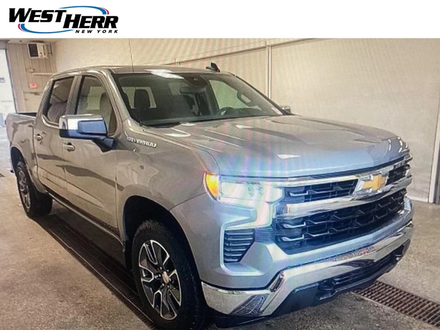 2024 Chevrolet Silverado 1500 LT — photo 1 of 9