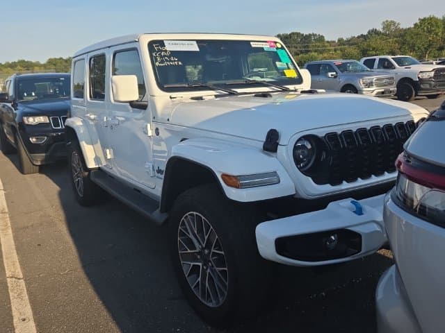 2024 Jeep Wrangler Base — photo 1 of 10