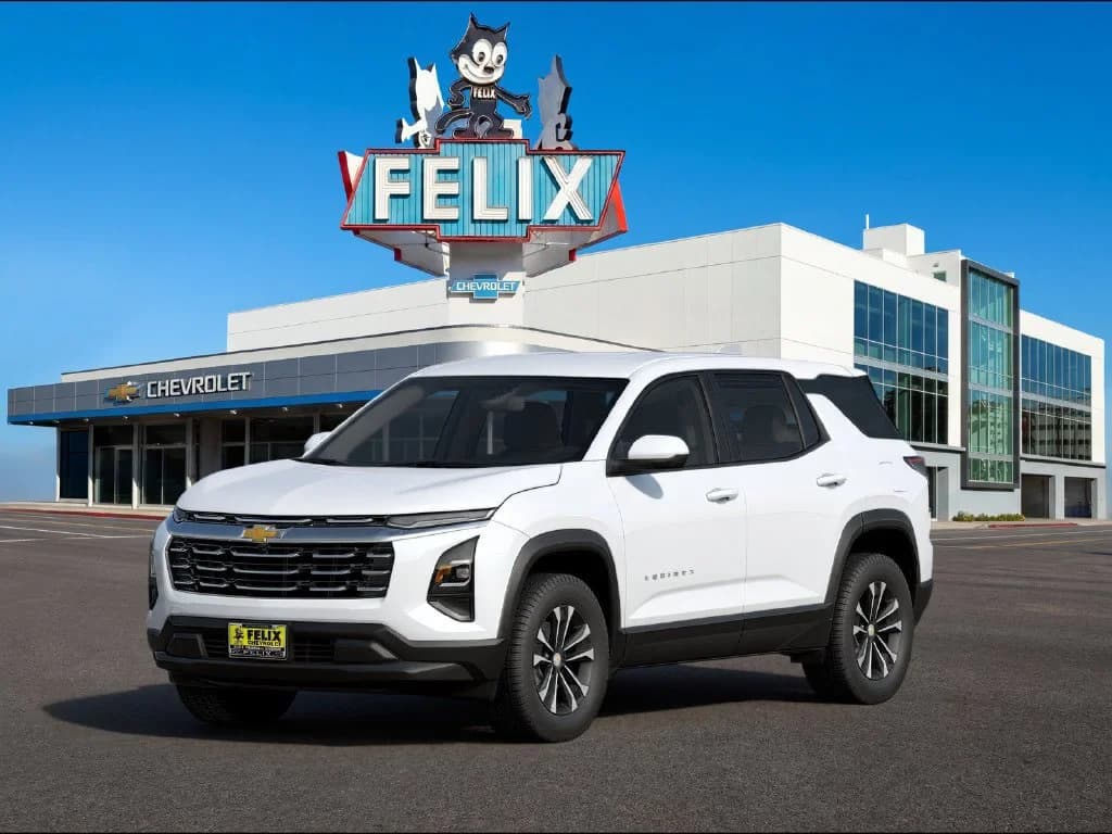 2027 Chevrolet Equinox FWD LT — photo 1 of 16