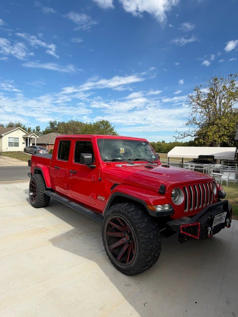 2020 Jeep Gladiator Overland — photo 1 of 12