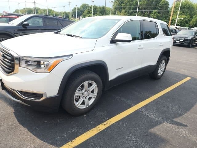 2019 GMC Acadia SLE-1 — photo 1 of 10