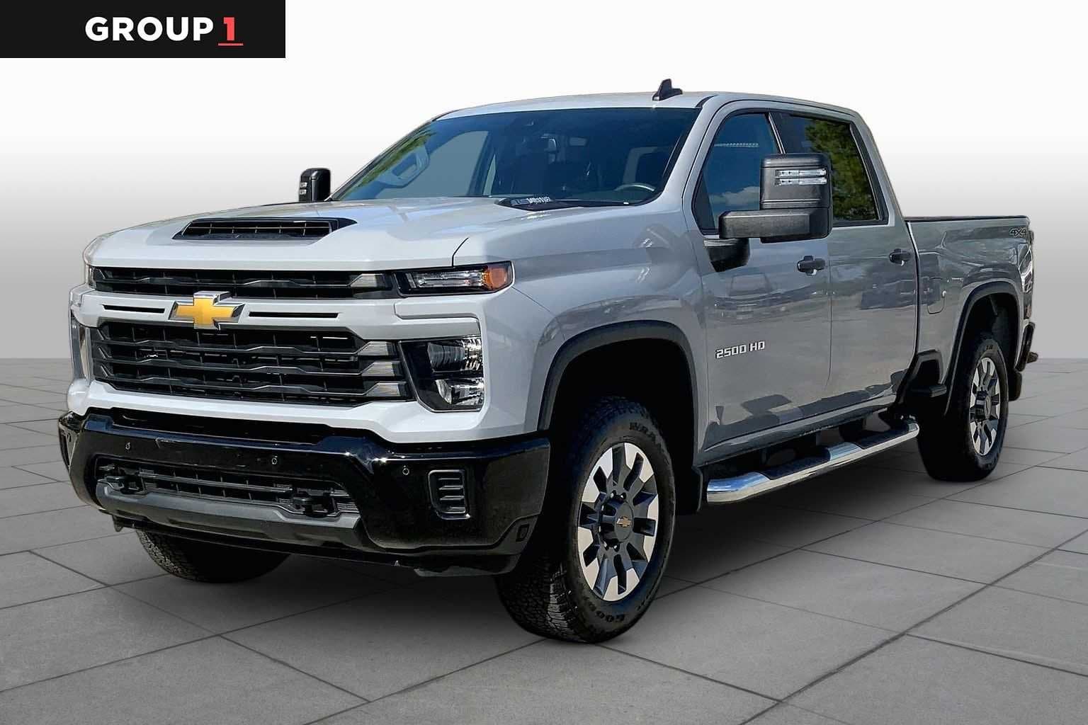 2025 Chevrolet Silverado 2500HD Custom — photo 1 of 37