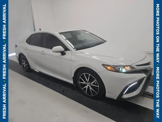 2023 Toyota Camry SE — photo 1 of 10