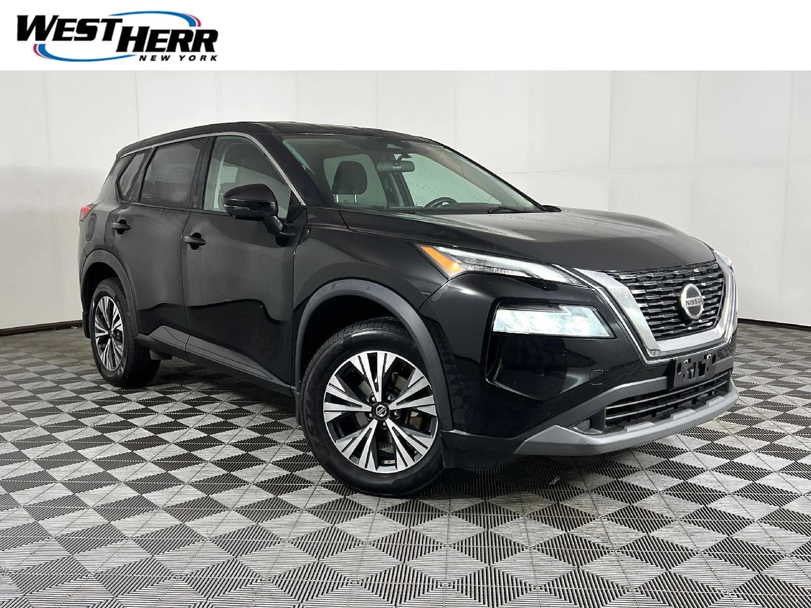 2021 Nissan Rogue SV — photo 1 of 26