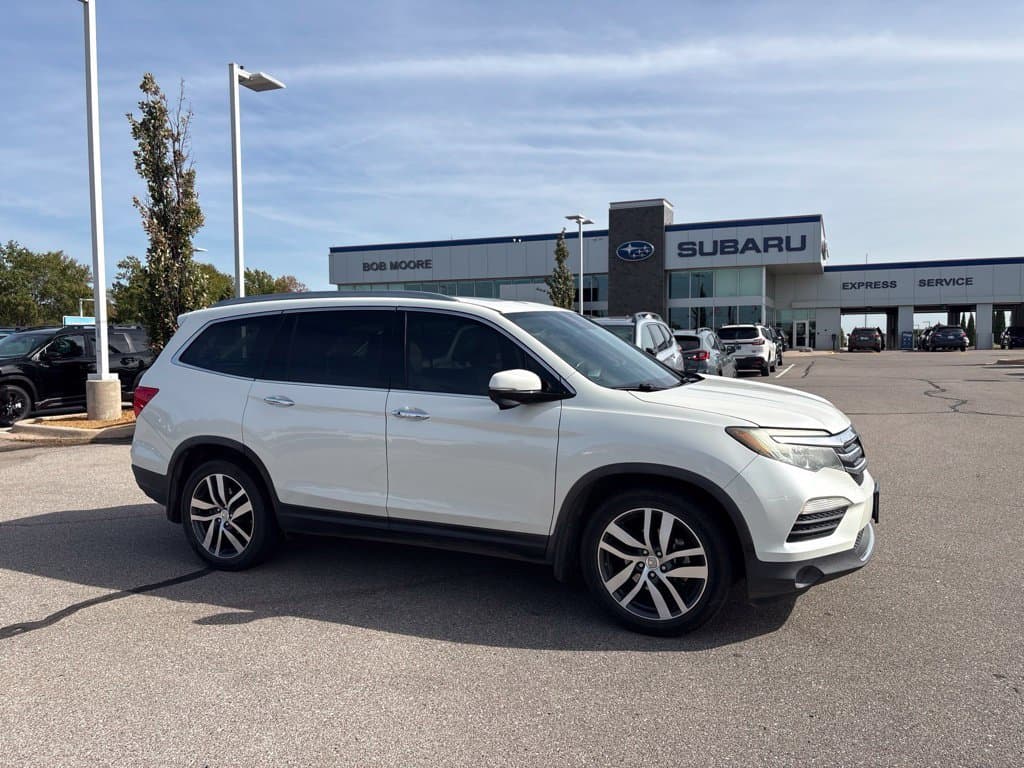 2016 Honda Pilot Touring — photo 1 of 6