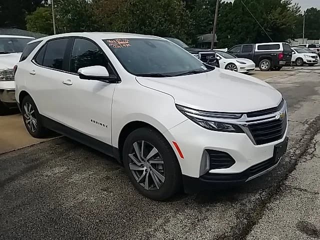 2022 Chevrolet Equinox LT — photo 1 of 33