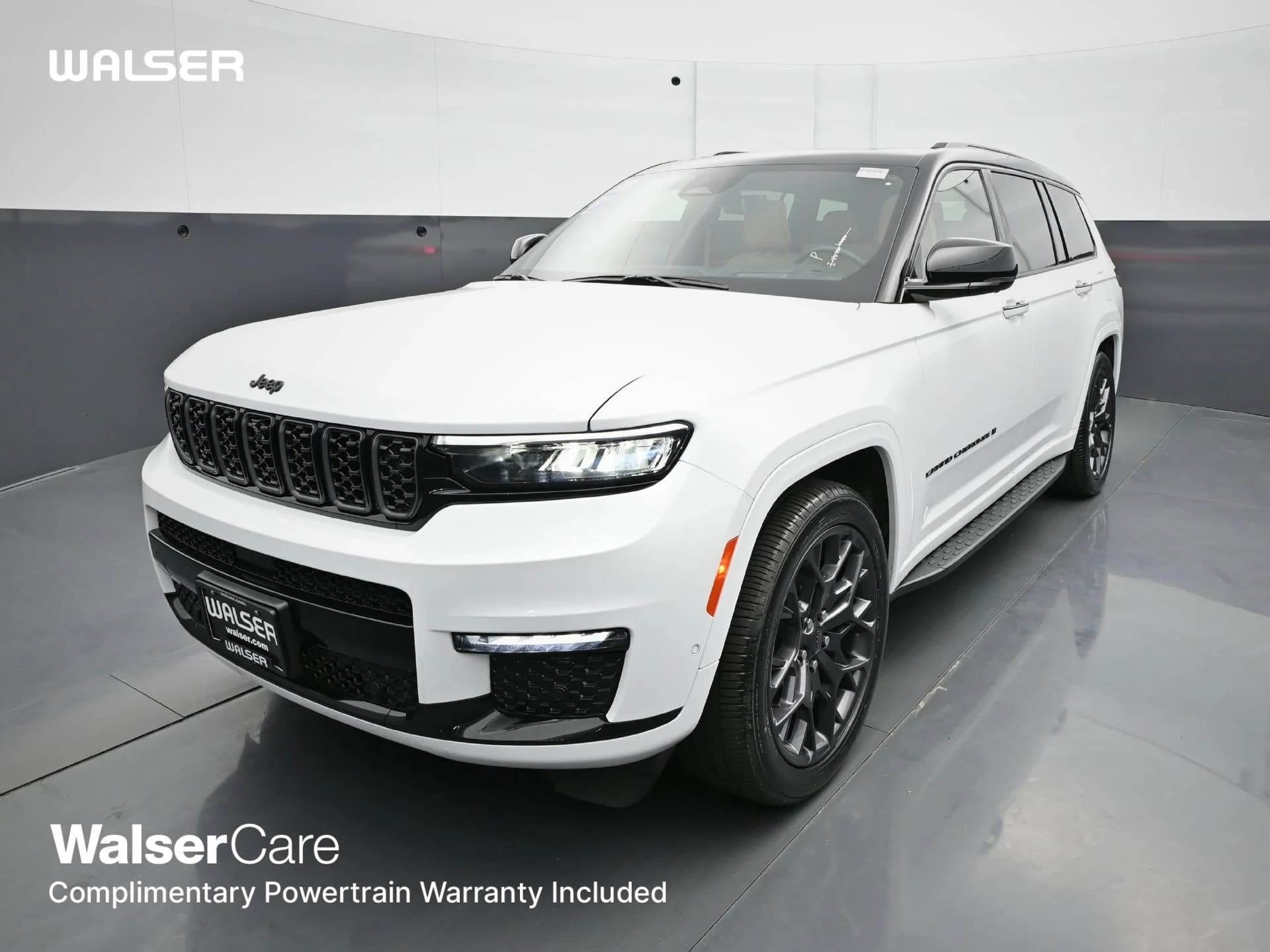 2024 Jeep Grand Cherokee L Summit — photo 1 of 47