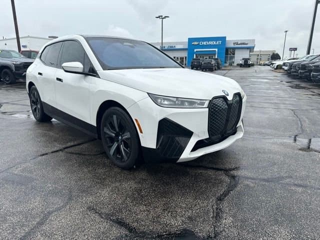 2022 BMW iX xDrive50 — photo 1 of 10