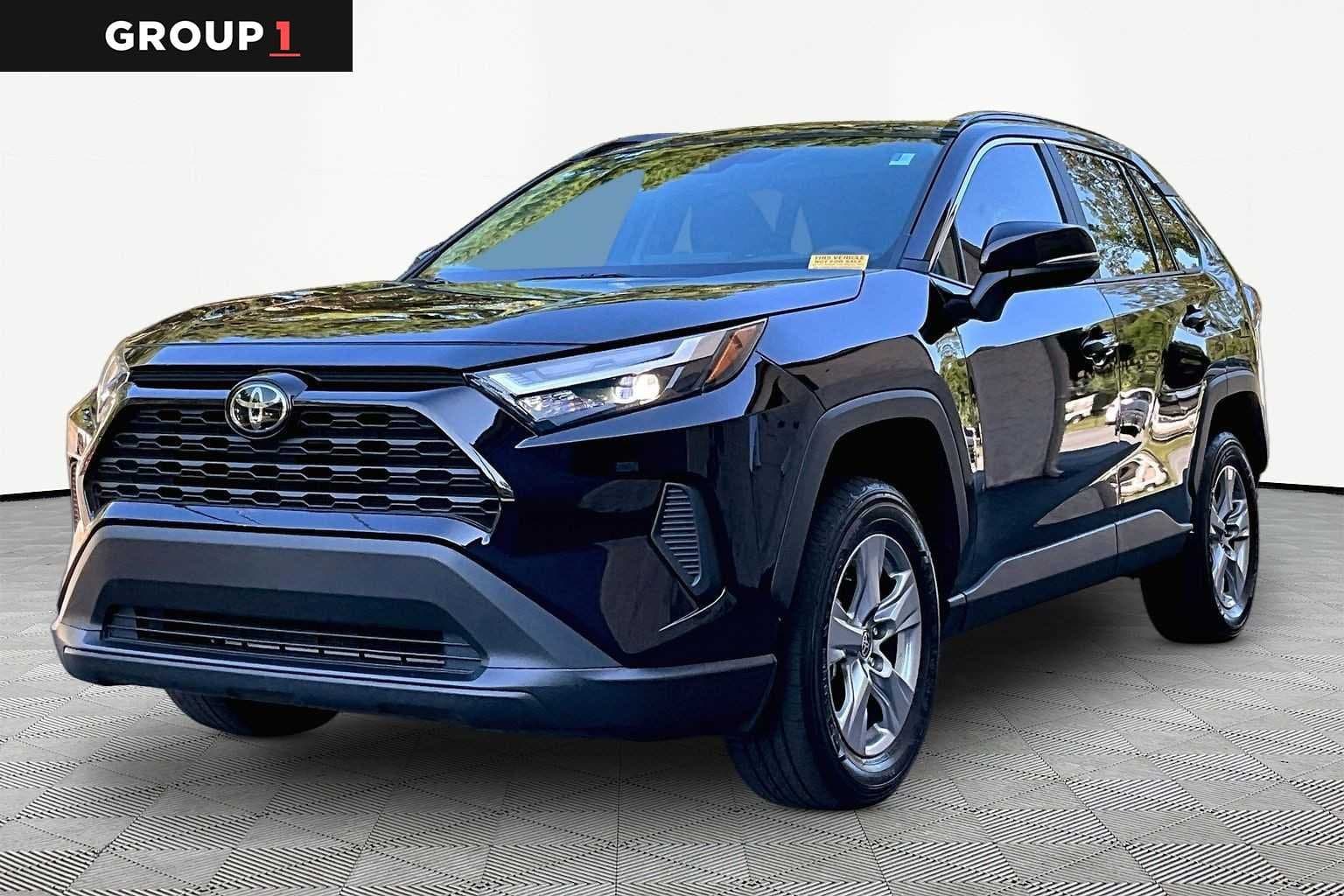 2025 Toyota RAV4 XLE — photo 1 of 34