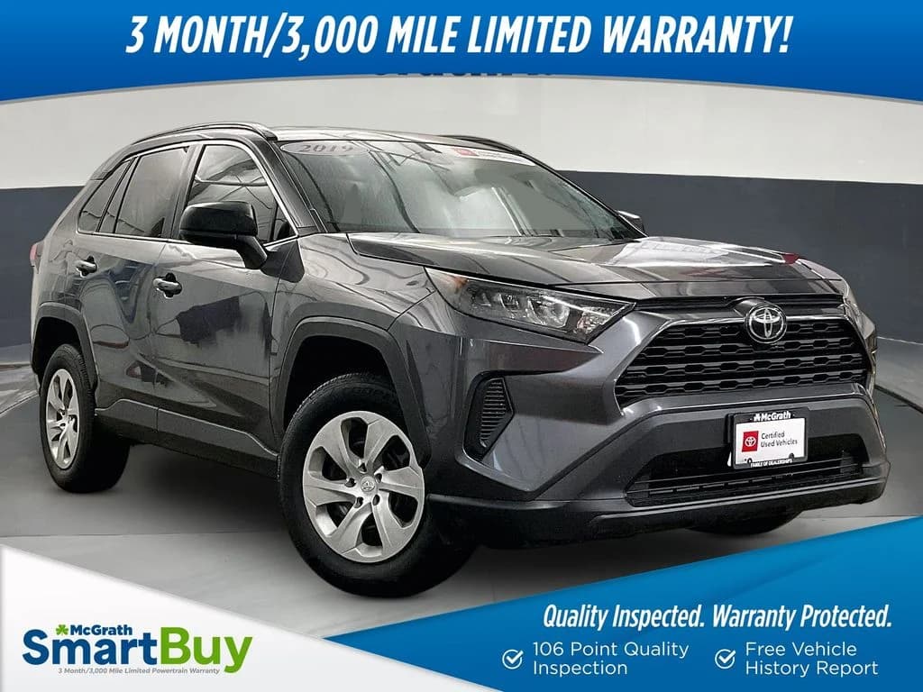 2019 Toyota RAV4 LE — photo 1 of 39