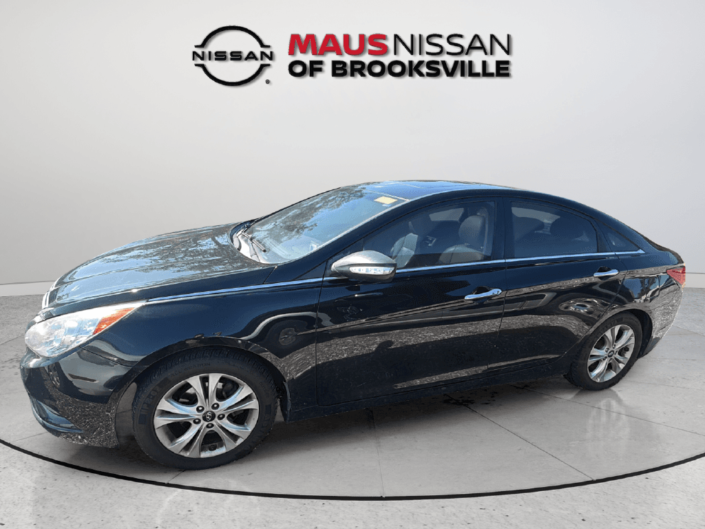 2011 Hyundai Sonata Base — photo 1 of 25