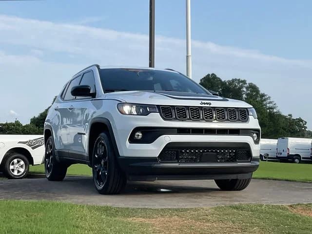 2026 Jeep Compass Latitude — photo 1 of 26
