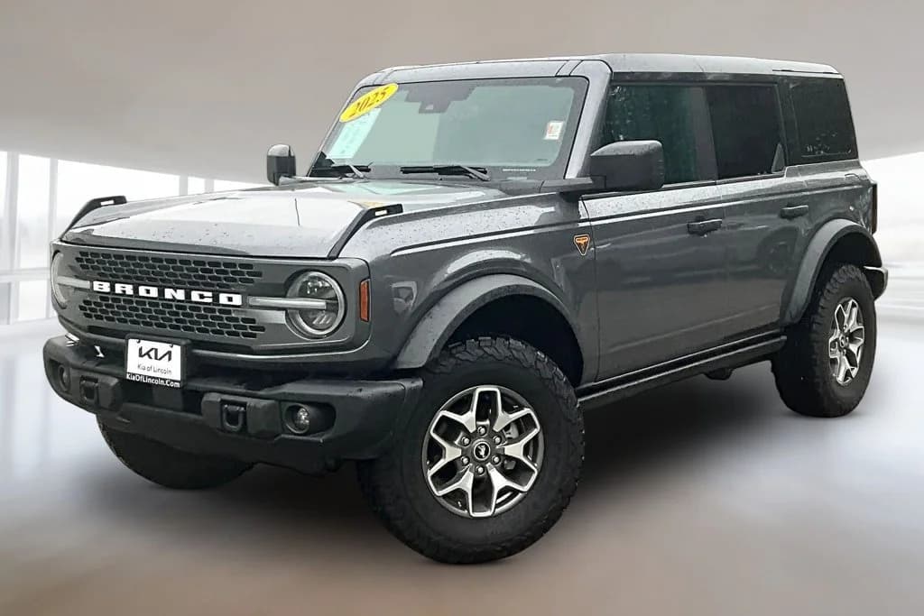 2025 Ford Bronco Badlands — photo 1 of 31
