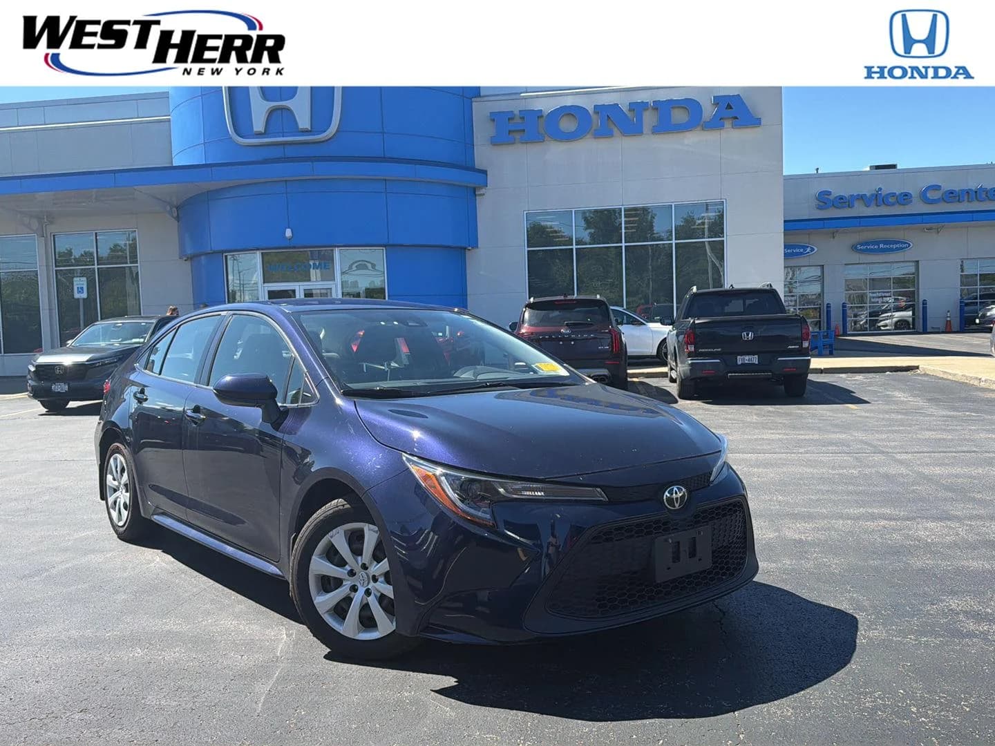 2021 Toyota Corolla LE — photo 1 of 21