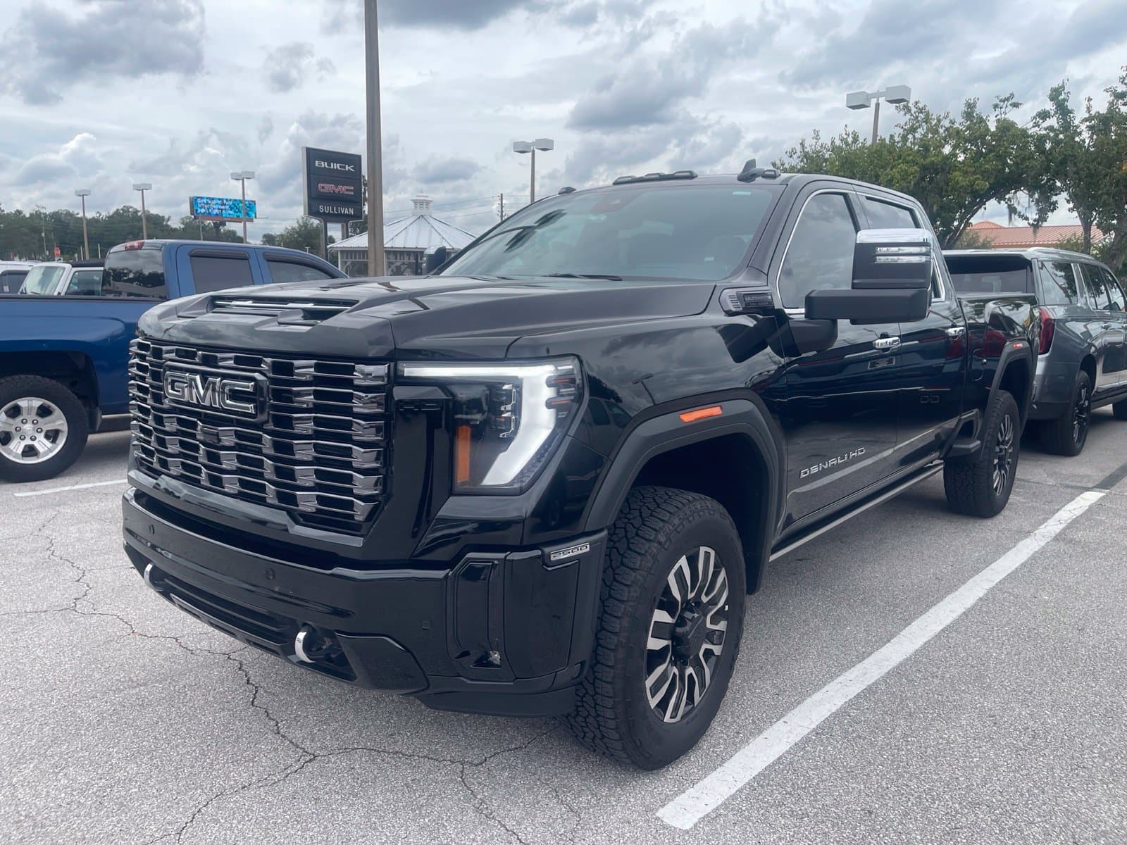 2026 GMC Sierra 2500HD Denali Ultimate — photo 1 of 20