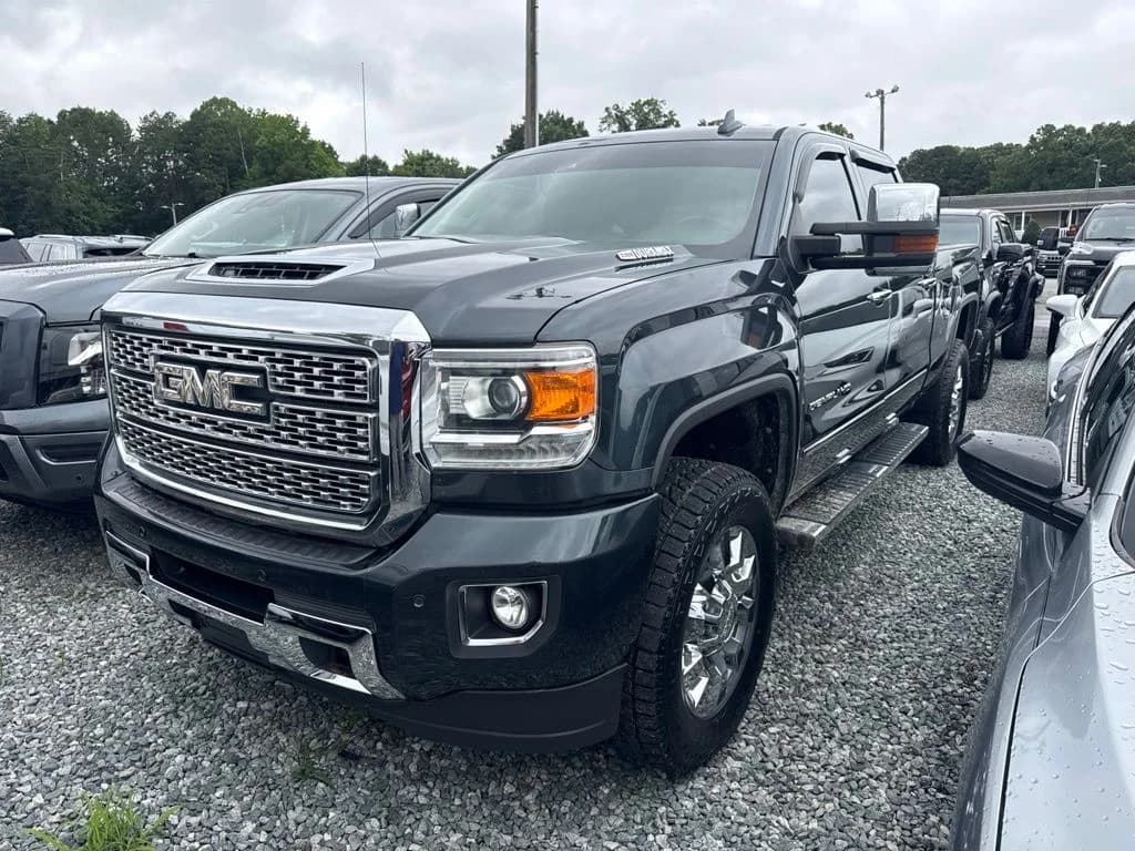 2019 GMC Sierra 3500HD Denali — photo 1 of 6