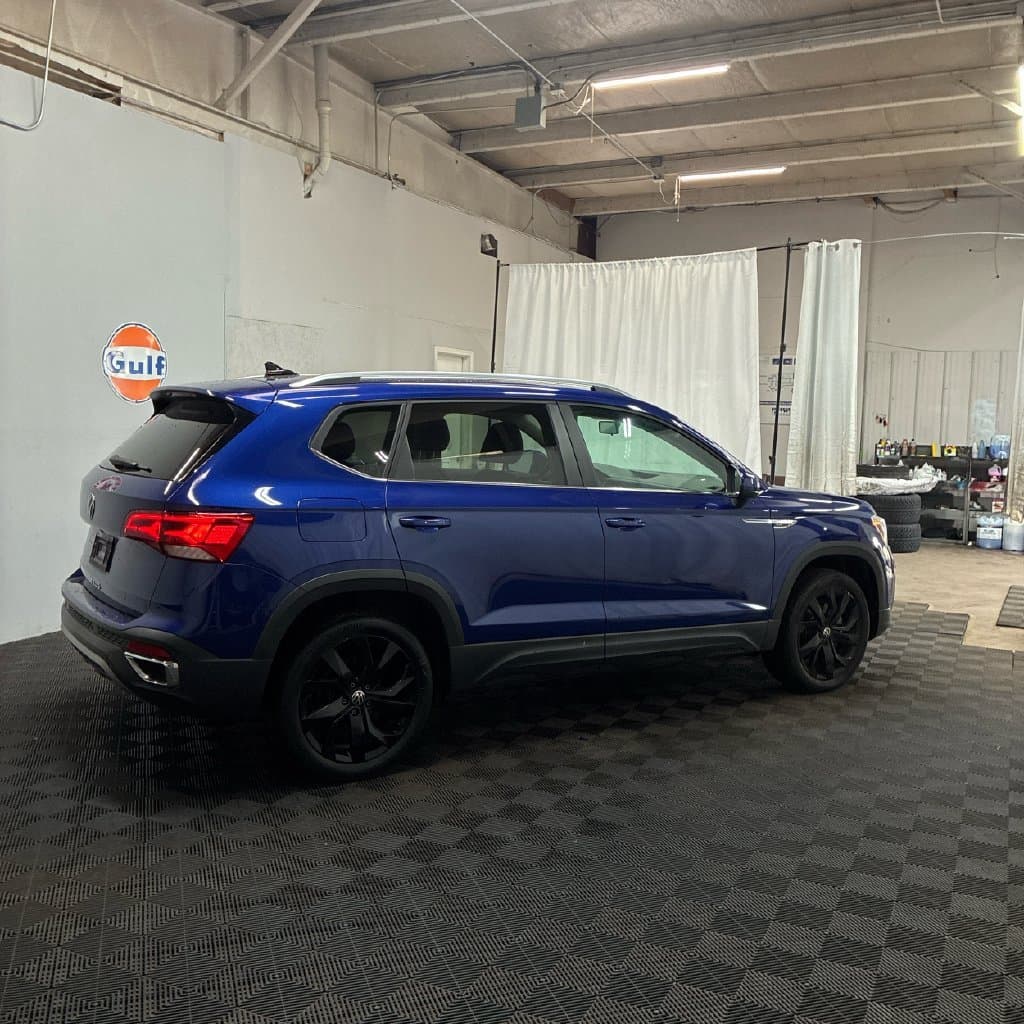 2022 Volkswagen Taos SE — photo 1 of 6