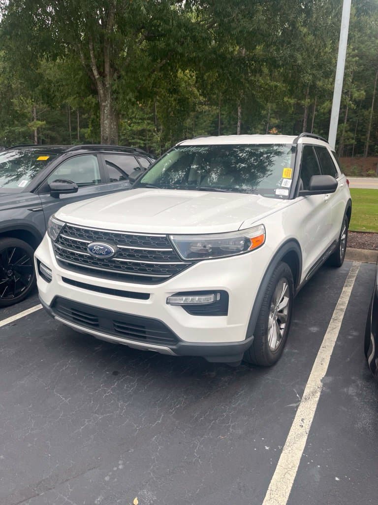 2023 Ford Explorer XLT — photo 1 of 5