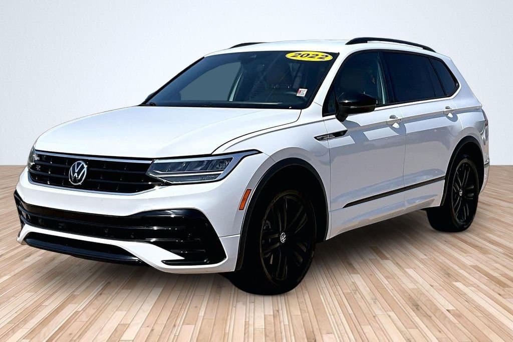 2022 Volkswagen Tiguan 2.0T SE R-Line Black — photo 1 of 29