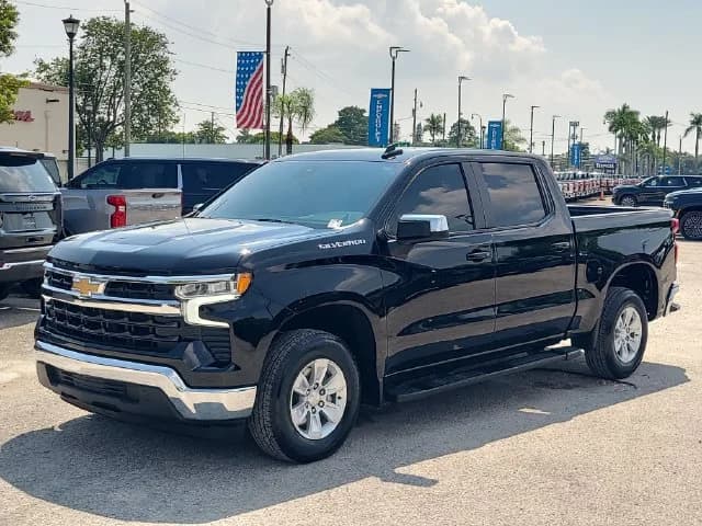 2024 Chevrolet Silverado 1500 LT — photo 1 of 34