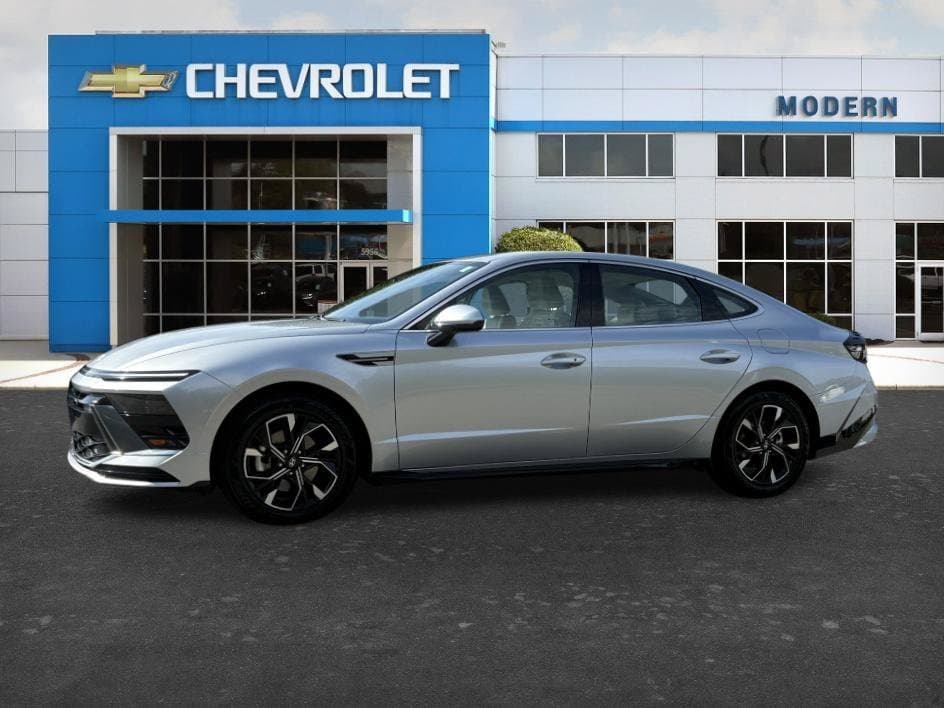 2025 Hyundai SONATA SEL — photo 1 of 24
