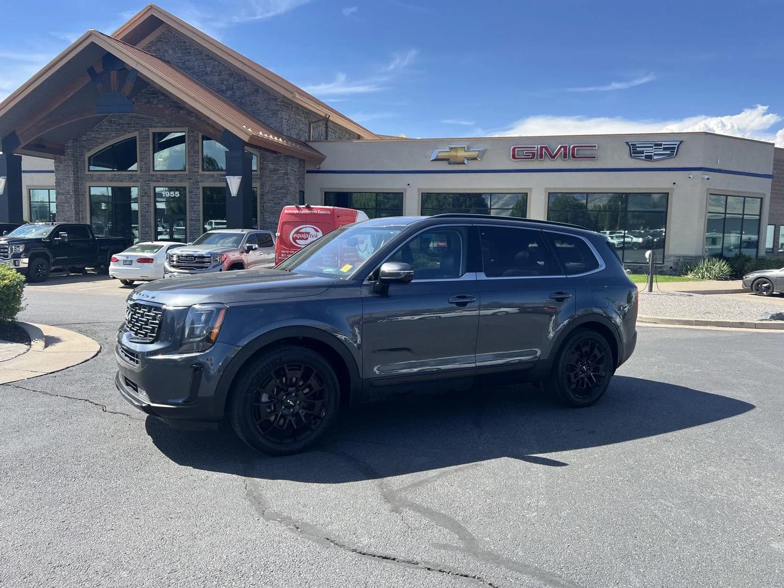 2022 Kia Telluride SX — photo 1 of 35