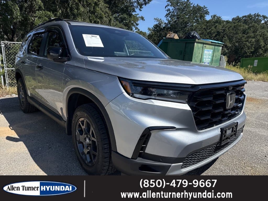 2025 Honda Pilot TrailSport — photo 1 of 3