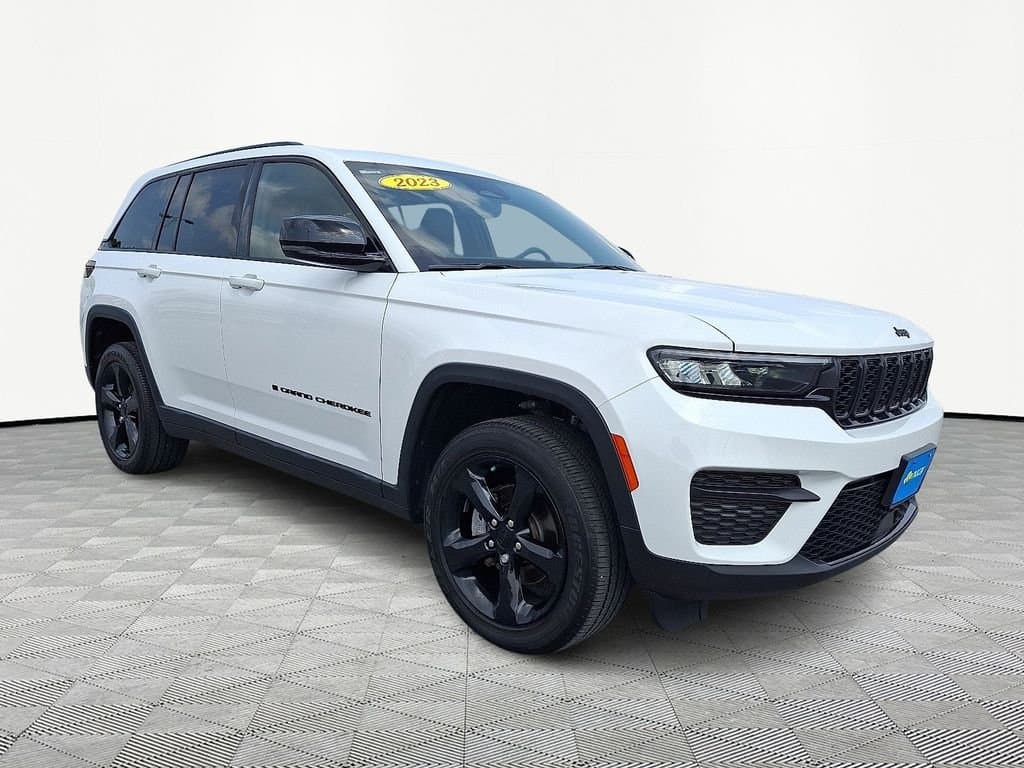 2023 Jeep Grand Cherokee Altitude X — photo 1 of 30