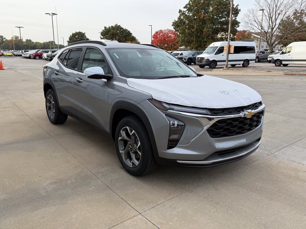 2026 Chevrolet Trax LT — photo 1 of 10