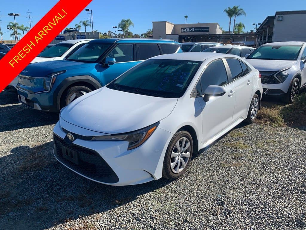 2022 Toyota Corolla LE — photo 1 of 11
