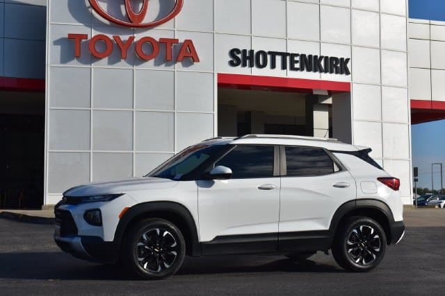 2023 Chevrolet Trailblazer LT — photo 1 of 32