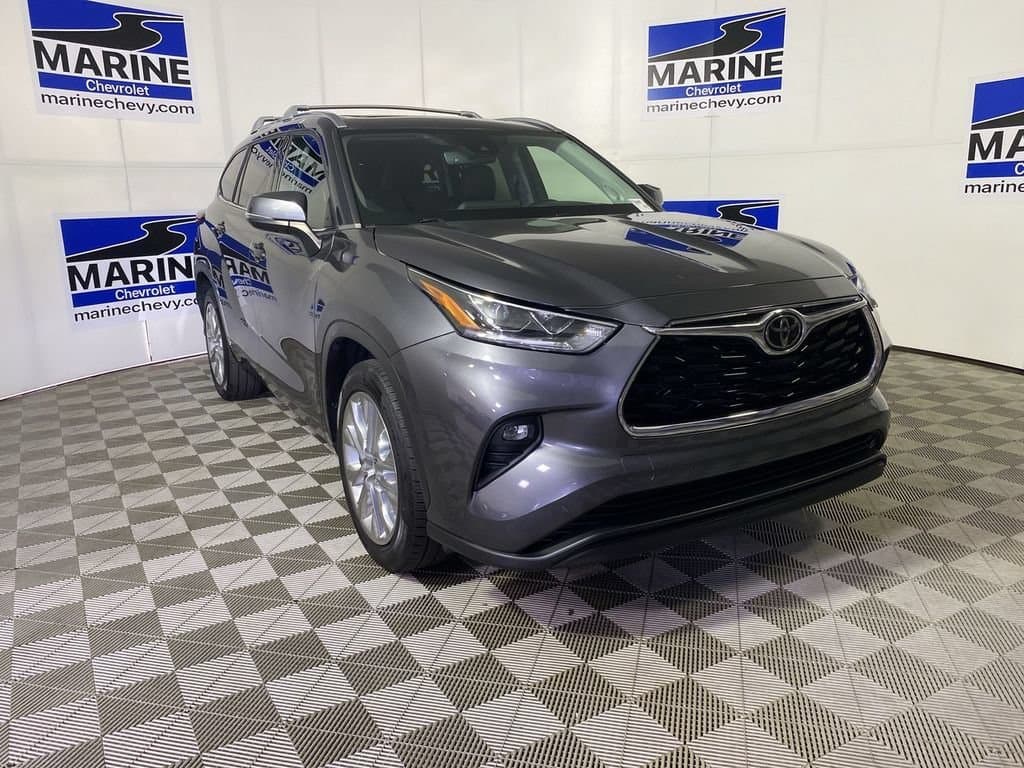 2021 Toyota Highlander Limited — photo 1 of 42