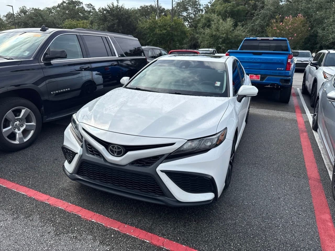 2021 Toyota Camry SE — photo 1 of 7