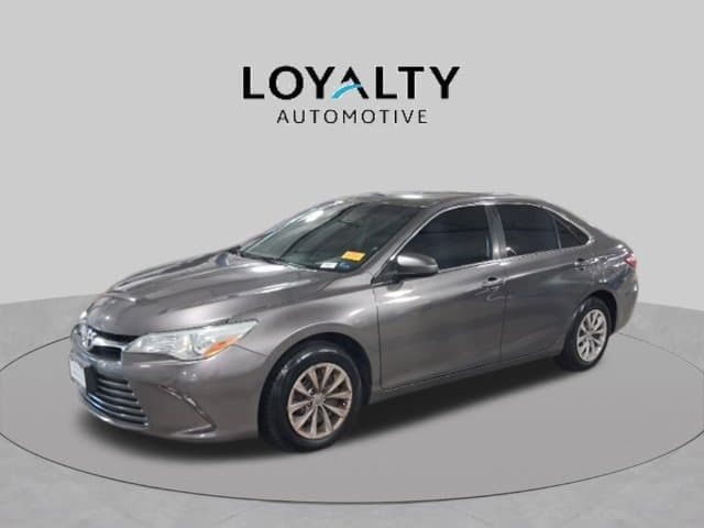 2015 Toyota Camry XLE — photo 1 of 33